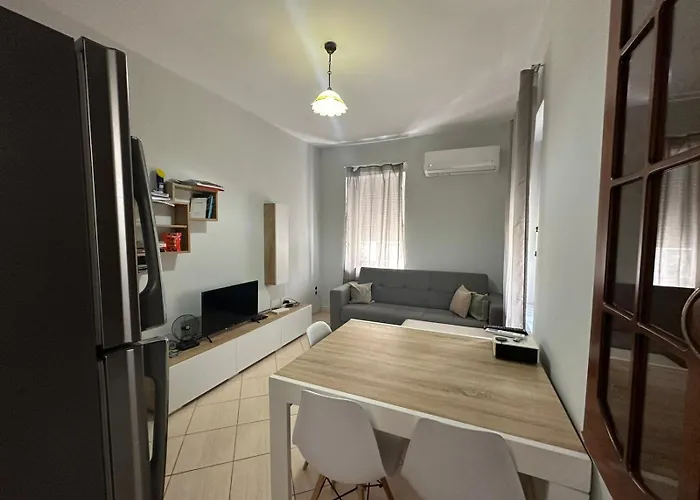 Apartment By Klajdi 2 *